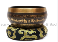 Tibet Mantrası İşlemeli Altın Kaplama El Yapımı Şarkı Söyleyen Kase Hediye Seti Özelleştirilebilir Metal Meditasyon Kasesi Yoga Ses Terapisi için