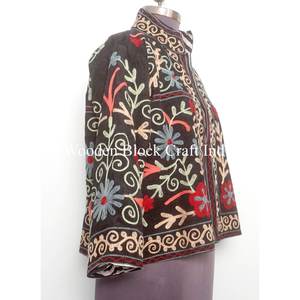 Chaqueta de Invierno Bordada a Mano Más Vendida, Chaqueta Acolchada Regular para Mujer, Ecológica, Resistente al Viento, 100% Algodón, Talla Única - Product Image 4