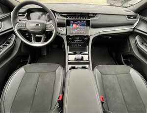 Jeep Grand Cherokee L Altitude 4x4 Usado 2025 - Product Image 3