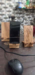 Support mobile en bois mangue acacia Support pour smartphone Support de téléphone en bois Support de bureau en bois Fabriqué à la main - Product Image 4