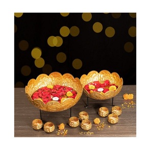 Bol à fleurs en laiton poli or Urli avec support en fer ensemble de deux décorations de tailles différentes Urli pour la meilleure vente - Product Image 2