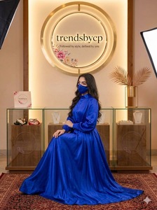 Vestido de Noche de Seda Azul Rey de Lujo TrendsbyCp - Elegante, Cuello Alto, Largo hasta la Rodilla, Mangas Regulares, Cinturón Asimétrico Tejido, Formal - Product Image 4