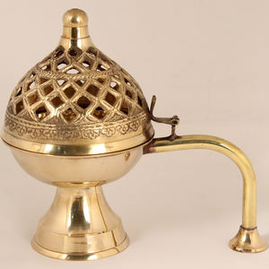 Vente chaude Métal Laiton Maison Décoratif Brûleur D'encens Utilisation Pour La Table Décorer Encensoir Brûleur Personnalisé Fini Utilisation 4 Chruch - Product Image 1