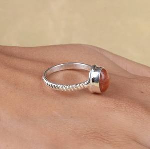 Meilleure qualité solide 925 argent Sterling véritable pierre de soleil ovale Cabochon lunette réglage à la main marteau Texture anneau pour les femmes - Product Image 3