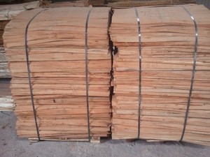 Beauté naturelle de Grain de placage de bois d'acacia et d'eucalyptus écologique haute durabilité | Vente en gros Viet Nam - Product Image 2