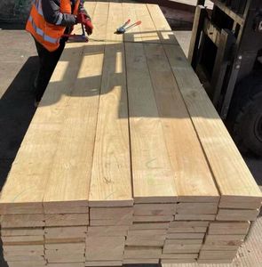 Bois de sapin standard moderne, bois de pin blanc d'Est, bois de pin pour salle à manger, escalier, atelier - Bois de sapin durable et fiable - Product Image 2