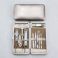 Juego de Manicura y Pedicura Profesional Clásico de Acero Inoxidable Dom Med Dynamics, Kit de Herramientas de Cuidado Personal, Bolsa de Viaje Portátil con Logotipo Personalizado