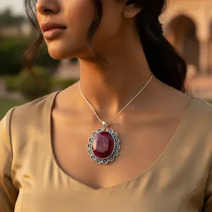 Pendentif Charme de Soirée pour Femme en Argent 925 Plaqué Or, Sertissage Ovale Solitaire avec Pierre Naturelle Rubis, Style Vintage - Product Image 3
