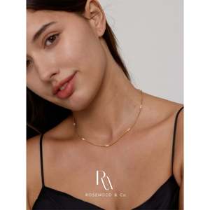 Collar Boho con Cuentas de Perlas Auténticas, Collar Delicado con Bolas Satélite Chapadas en Oro, Collar Delicado con Bolas Satélite que No se Deslustra - Product Image 1