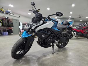 Motocicleta Deportiva Cfmotos 450NK Usada del 2024 en Venta, OEM, Garantía de 5 Años, Origen Reino Unido, Opciones de Financiamiento - Product Image 2