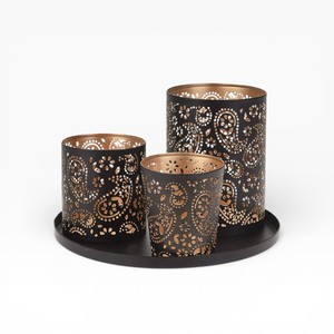 Porte-bougie moderne en métal noir et or avec motif abstrait en découpe linéaire pour la décoration de la maison - Product Image 6