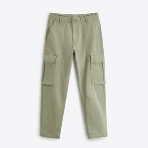 Pantalon cargo de haute qualité avec logo personnalisé et poches plaquées avec rabats aux jambes pour hommes - Product Image 1