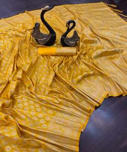 Saree en coton chic avec détails imprimés et embellissements de perles pour un usage décontracté et quotidien - Product Image 2