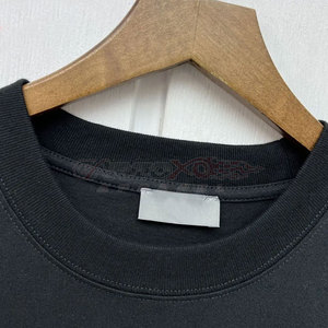 Camiseta con estampado Puff de moda para mujer con ajuste de gran tamaño y tela de algodón suave para ropa de calle estilo elegante Camiseta con estampado Puff para mujer - Product Image 4