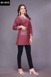 Collections indiennes à la mode et décontractées Shot Rayon Kurtis avec un beau travail de broderie avec un motif de poche Daily Wear Kurtis - Product Image 2