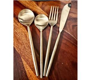 Ensemble de couverts élégants de 4 pièces, plaqué or, cuillère, fourchette et couteau, ensemble de couverts, vaisselle, ustensiles de cuisine, au meilleur prix - Product Image 3