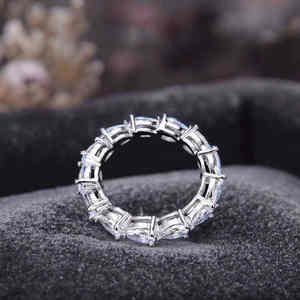 แหวนหมั้นเงินแท้ 925 สำหรับผู้หญิง คอลเลคชั่นใหม่ เพชรทรงบริลเลียนต์ คัต มอยส์ซาไนต์ รูปหยดน้ำ ประดับมุกน้ำจืด - Product Image 4