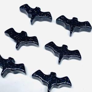 Amuleto de Piedra Natural Tallada a Mano con Forma de Murciélago de Piedra Solar Negra de 20x10 MM - Product Image 1