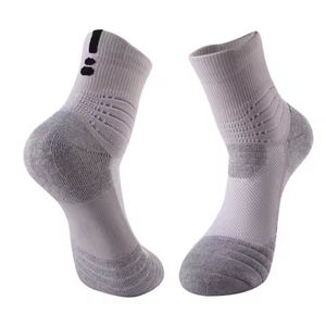 Chaussettes athlétiques antidérapantes en polyester/coton avec logo brodé résistant aux accrocs pour l'exercice de printemps - Product Image 6