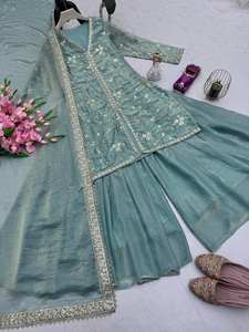 Ensemble Sharara Dupatta Haut de Gamme en Soie Fandy Vintage, Coupe Ample d'Été, avec Broderie à la Taille et Travail de Paillettes, Couleur Unie - Product Image 6