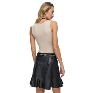 Top Deportivo Informal Hecho de Tela de Lona Resistente - Product Image 4