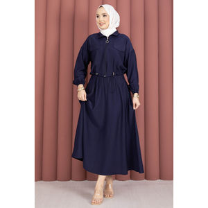 ชุดกีฬาผู้หญิงสีน้ำเงินกรมท่า เสื้อครอปและกระโปรง - Product Image 5