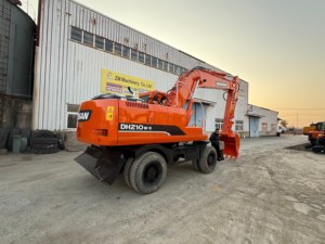 Excavadora de Orugas Usada Doosan DH210W-7, 20 Toneladas, Modelo 2023, 90% Nueva, Componentes Principales Certificados: Motor, Engranaje, Rodamiento, Precio Bajo - Product Image 3