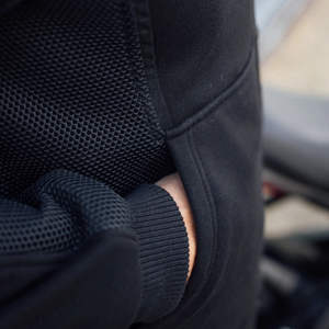 SWEAT À CAPUCHE POLAIRE NOIR HOMME AVEC VESTE MOTO AMOVIBLE EN KEVLAR - Product Image 4