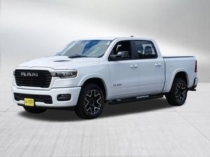 Mejor oferta Usado 2025 RAMMMM 1500 Laramie Crew Cab 4WD Usado - Product Image 3