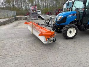 Tracteurs de jardin Diesel 4x4 mini LS 2S Workmaster en excellent état avec chargeur - Product Image 3