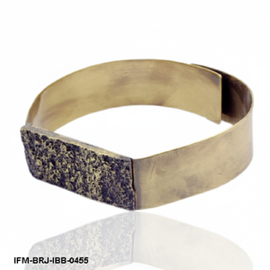 Bracelet manchette en laiton texturé fait main, style brutaliste industriel, bracelet ouvert pour femme, cadeau pour elle - Product Image 2