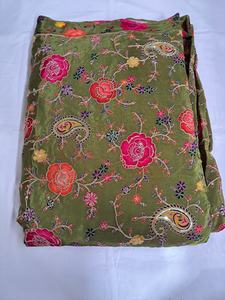 Tissu écologique de haute qualité, imprimé floral en crêpe pur et brodé par des designers, textile naturel, textile d'ameublement, designer - Product Image 4