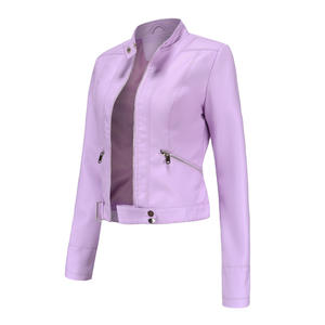 Chaqueta de Cuero Original para Mujer - Estilo Atrevido, Corte Motero, Diseño Tejido |   Imprescindible para la moda urbana: impermeable y ecológico - Product Image 3