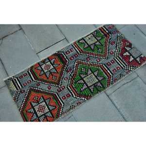 พรมวินเทจขนาดเล็ก 1.6x3.5 ฟุต สีแดงเขียวลายตาราง ทำจากขนสัตว์ - Product Image 2