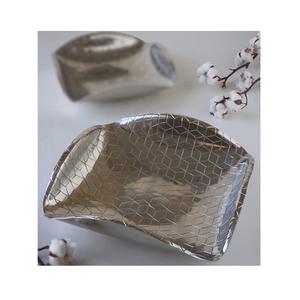 Bandeja de servir de mármol blanco con elegantes asas de metal dorado, bandeja de servir de calidad premium para accesorios de hotel. - Product Image 5