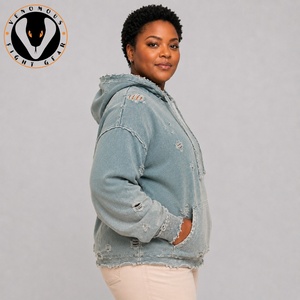 Sudadera con capucha para mujer con efecto desgastado, tela suave, detalles de borde sin rematar y ajuste cómodo para un estilo urbano y casual contemporáneo. - Product Image 2