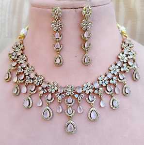 Conjunto de Collar con Circonitas Cúbicas con Corte de Estrella de Diseño Moderno y Calidad Premium para Mujer, Perfecto para Fiestas, Compromisos, Regalo, Estilo Minimalista - Product Image 5