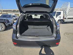 รถซีดานหรู ปี 2020 ขับเคลื่อนสี่ล้อ ภายในสีเข้ม เบาะหนัง หลังคาซันรูฟแบบพาโนรามา เกียร์อัตโนมัติ เครื่องยนต์ 6 สูบ 4.5 ลิตร แบบดูดอากาศธรรมชาติ - Product Image 6