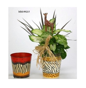 Jardinière en métal conçue sur mesure avec des détails complexes et un savoir-faire unique forme et taille personnalisées au meilleur prix - Product Image 1