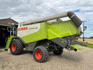 รถเกี่ยวข้าว CLAAS Lexion 540 - Product Image 2