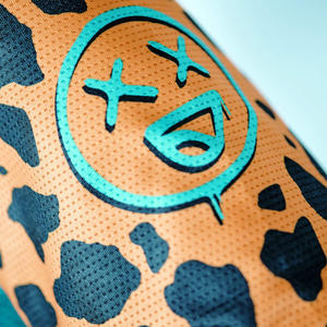 Camiseta de montar personalizada OEM para hombre, tela de malla transpirable con impresión de logotipo y etiqueta privada para entusiastas de la motocicleta - Product Image 4