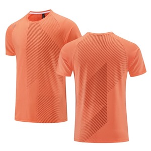 เสื้อยืด100% โพลีเอสเตอร์น้ำหนักเบาแห้งเร็วแห้งเร็วสำหรับผู้ชายระบายอากาศได้สีพื้นแห้งเร็วสำหรับสวมใส่ทุกวันขนาดปกติ - Product Image 5