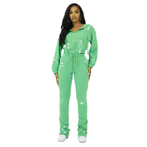 Sweat à capuche zippé à motif solide pour femmes et ensemble de pantalons de survêtement évasés à col montant - Product Image 1