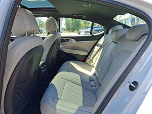 2023 G-e-n-e-s-i-s G 7 0 2,0 T RWD bajo kilometraje y precio asequible en stock listo para su envío - Product Image 6