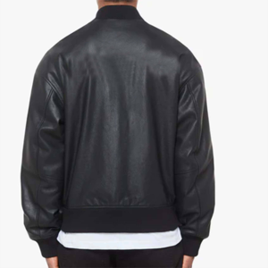 Blouson aviateur en cuir noir Boxy coupe courte avec cuir végétalien de qualité supérieure et construction durable - Product Image 2