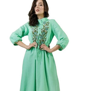 Vêtements ethniques brodés à fleurs, robe longue longue à manches trois-quarts - Product Image 1