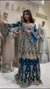 Vêtements ethniques pakistanais à la mode à la mode Lehenga et ensemble de hauts pour la fête de mariage à des prix de gros de l'Inde - Product Image 3