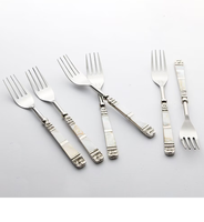 Benutzer definierte Edelstahl Gabel und Butter messer Perlmutt Griffe Besteck Set für Zuhause und Hotels