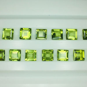 พลอยเพอริดอตธรรมชาติที่ตัดด้วยสีที่ยอดเยี่ยมและความแวววาวและหินที่สะอาดและการทำและขัดที่สมบูรณ์แบบในราคาที่ถูก - Product Image 5