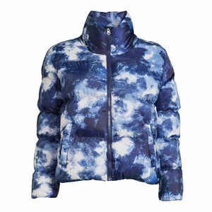 Chaquetas Cortavientos Personalizadas con Estampado OEM para Mujer, Chaquetas de Invierno con Diseño Tie-Dye, Chaquetas Acolchadas Sublimadas para Mujer - Product Image 3